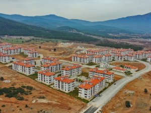 Denizli Büyükşehir depremzedeler için seferber oldu