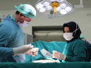 Yozgat Şehir Hastanesinde deri greftlemesi tekniği uygulandı