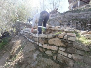 Efeler Belediyesi, istinat duvarını yeniledi