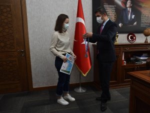 Denizlili Zeynep, Avrupa Matematik Olimpiyatı Gümüş Madalyası kazandı