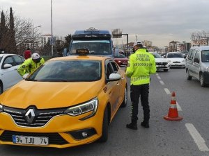 İstanbul’da toplu taşıma araçlarında korona virüs denetimi