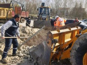 Kütahya’daki meralar gübreleniyor