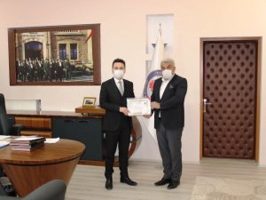 Belediye Başkanı Çalışkan’a başarı belgesi