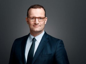 Alman Bakanı Spahn: "Bazı Avrupa ülkelerinde AstraZeneca aşısının askıya alınması aceleci bir karar"