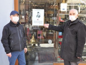 Yazarlar Birliği’nden esnafa 500 adet “İstiklal Marşı” tablo hediye