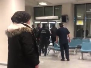 Hasta yakını ile sağlık çalışanı arasındaki tartışma anbean kameralara yansıdı