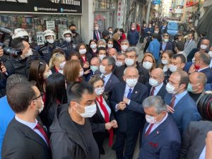 Kılıçdaroğlu, Salihli’de muhtarlar ve partililerle buluştu