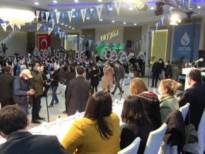 DEVA Partisi kongresinde parti görevlileri ve gazeteciler arasında gerginlik