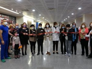 Pendik’te çocuklar hayallerini resimlerde yaşatarak gelecek için umut aşıladılar