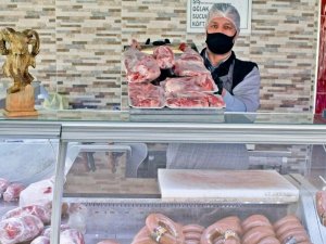 Gökçeadalı kasaplar sağlık kahramanları için çalışacak