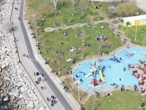 Caddebostan sahilinde pes dedirten görüntü: Doldu taştı