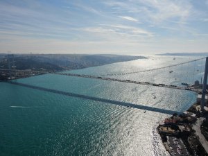 Turkuaza bürünen İstanbul Boğazı havadan görüntülendi