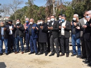 Okulun temelini eski mezunlar attı