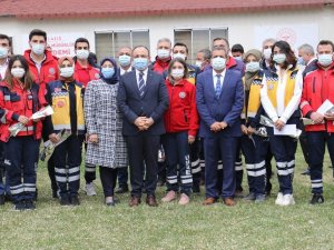 Vali Erkaya Yırık, “Sizlerin vefakarlığı olmasaydı tablomuz daha ağır olabilirdi”