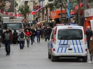İzmir’de tedbirlere uymayanlara 1 milyon 489 bin lira ceza