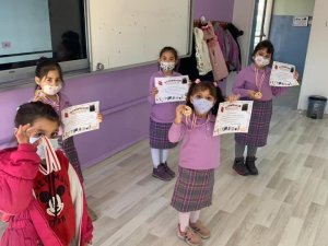 Okuma yazmayı uzaktan eğitimle öğrendiler