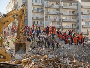 İzmir’de geniş çaplı deprem çalıştayı