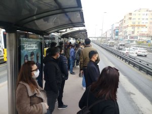 Metrobüslerde korkutan yoğunluk