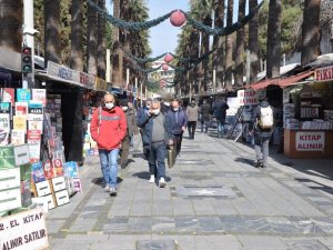 İzmir’de kitap hırsızları Sevgi Yolu’na dadandı