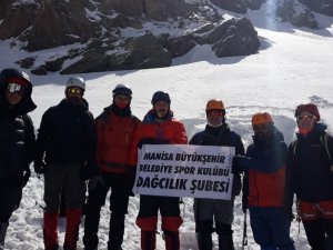 Manisalı dağcılar Erciyes’in zirvesinde eğitime katıldı