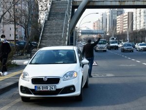 Büyükşehir’in ücretsiz araç çekici hizmeti devam ediyor