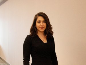 Şiddet gören kadın kendini suçluyor