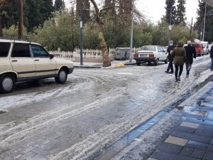 Gördes’te kar yağışı etkili oldu