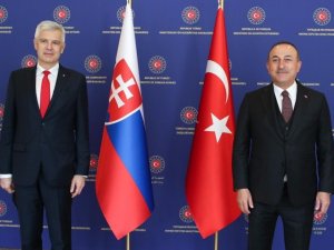 Bakan Çavuşoğlu: “PKK/YPG terör örgütü, Suriye’nin kuzeydoğusunda DEAŞ terör örgütünün yerini aldı”