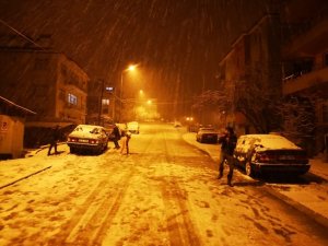Mart kapıdan baktırdı, Denizli’ye lapa kapa kar yağdı