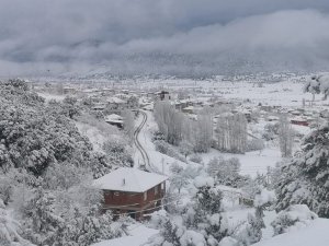 Denizli’de kar kalınlığı 15 santimetreye yükseldi