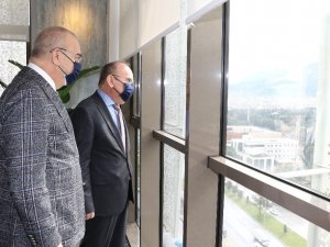 Vali Karadeniz yeni büyükşehir binasını inceledi