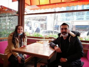 Genç çift Covid denetimindeki başkandan nikahlarını kıyma sözü aldı