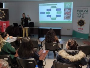 Narkonokta ile vatandaşlar uyuşturucuya karşı bilinçlendiriliyor