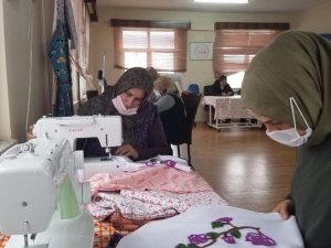 Kurs alan köylü kadınlar mikro krediyle kendi işyerlerini açacak