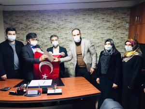 AK Parti Kozan’da şehit ailelerini yalnız bırakmadı
