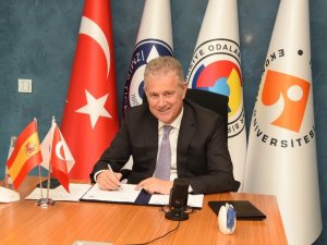 İZTO, Eriha ve Valencia ticaret odaları ile “Kardeş Oda” protokolü imzaladı