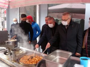 Uşak CHP, Çanakkale şehitleri için lokma döktürdü