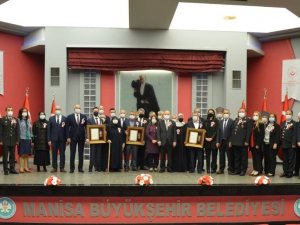 Manisa’da devlet övünç madalyası töreni düzenlendi