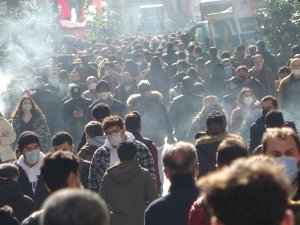 Vaka sayıları artarken İstiklal Caddesi’ndeki kalabalık pes dedirtti