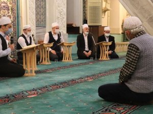 İlahiler sesleri şehitler için yükseldi