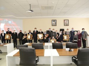 Kütahya’da gaziler ve şehit ailelerine devlet övünç madalyası ve beratı verildi