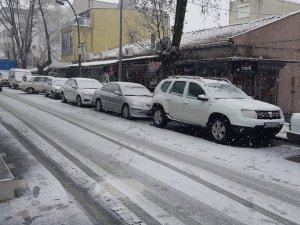Manisa’nın Gördes ilçesinde kar yağışı başladı