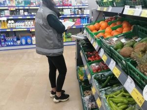 Aslanapa’da marketlerde fiyat denetimi