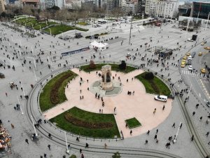 Taksim ve İstiklal Caddesi’nde dikkat çeken yoğunluk