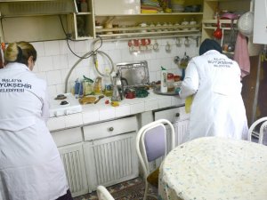 Malatya Büyükşehir’den kimsesiz ve yaşlılara temizlik hizmeti