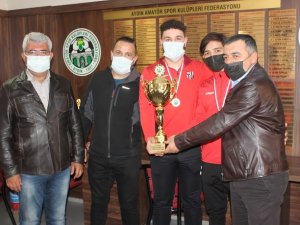 Aydınspor U19 Takımı şampiyonluk kupasına kavuştu