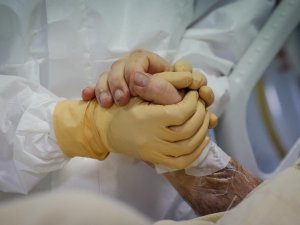 İtalya’da son 24 saatte 386 can kaybı