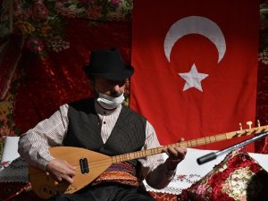 Aşık Veysel türküleriyle anıldı