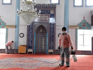 Antalya’da toplu yaşam alanları dezenfekte ediliyor