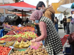 İlkbahar meyveleri tezgahlarda yerini aldı